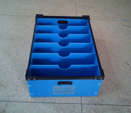 中空板箱连刀卡